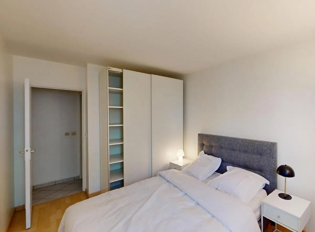 Apartment Pleasant Stay - Large Balcony, Close To Metro 8 Creteil