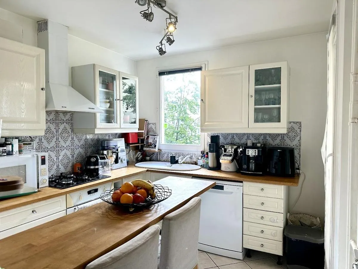 Apartment Pleasant Stay - Large Balcony, Close To Metro 8 Creteil
