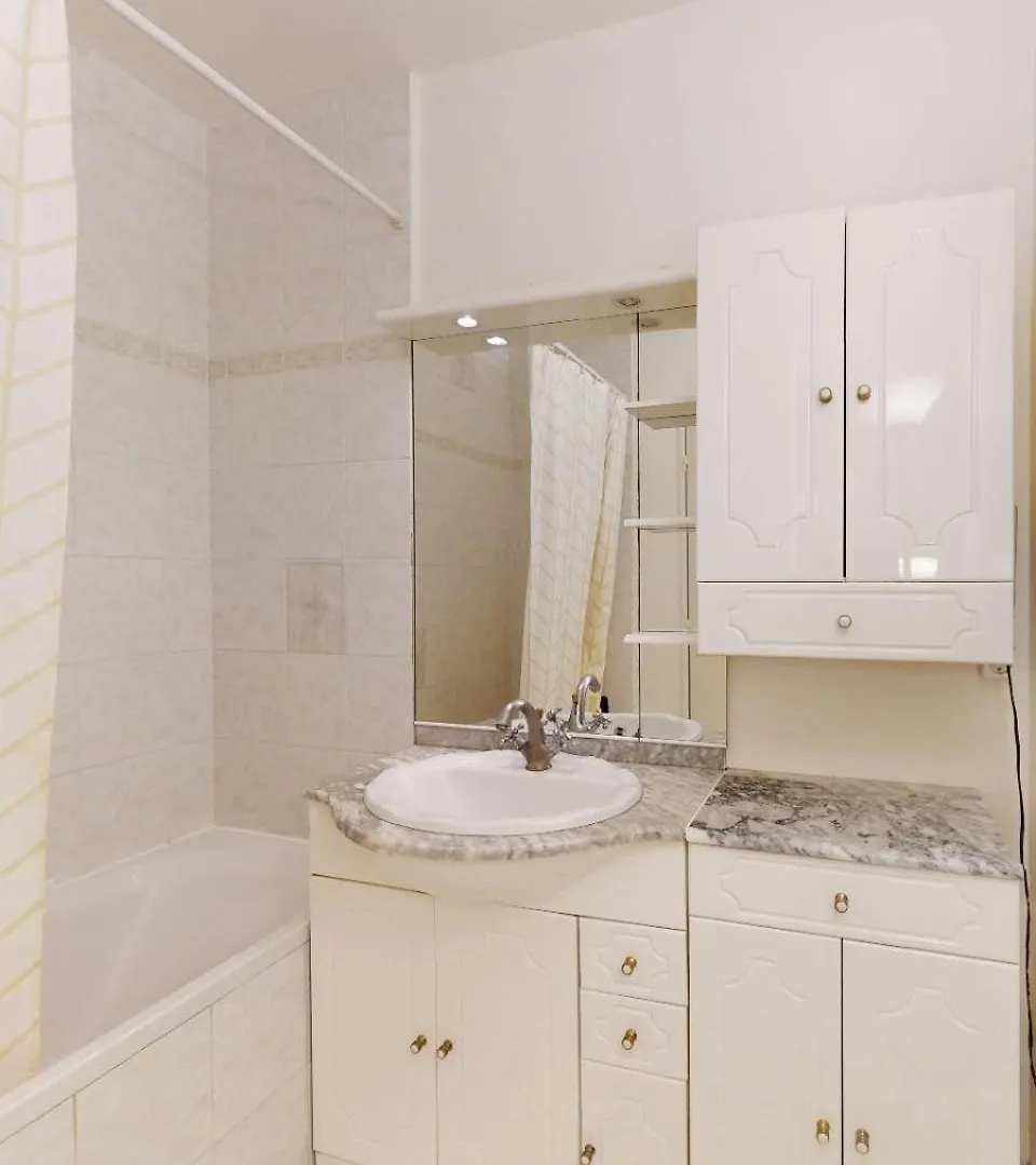 Pleasant Stay - Large Balcony, Close To Metro 8 Creteil 0*,